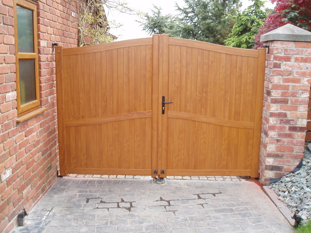 Double Executive PVCu Gate in Golden Oak Ryton Upon Dunsmore